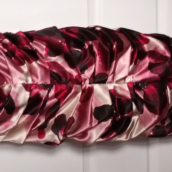 Le Chateau Fitted Halter Dress Small - Picture 6 of 8